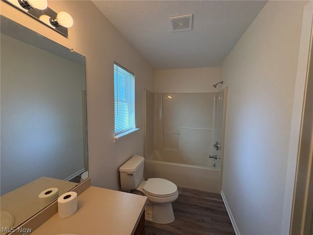 459 Hampton Drive, Elyria, OH 44035