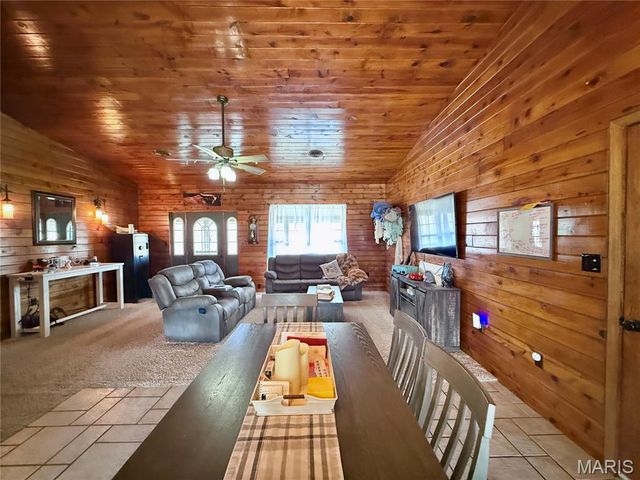 21924 Trogden Rd, Farmington, MO 63640