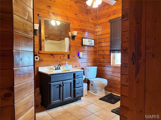 21924 Trogden Rd, Farmington, MO 63640