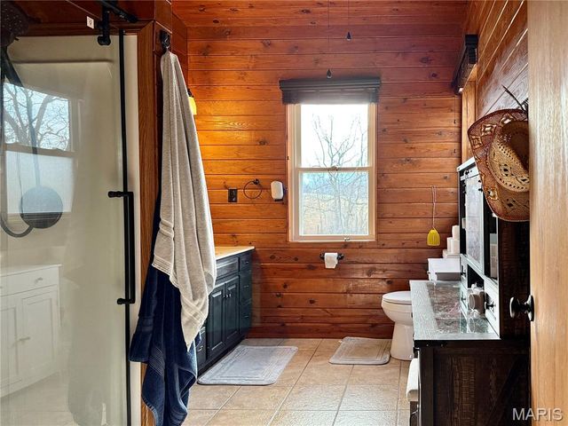 21924 Trogden Rd, Farmington, MO 63640