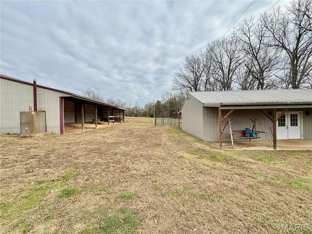 21924 Trogden Rd, Farmington, MO 63640