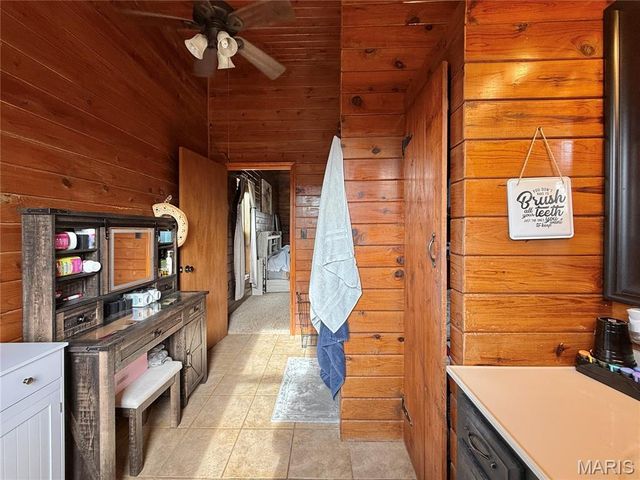 21924 Trogden Rd, Farmington, MO 63640