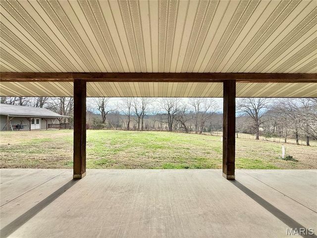 21924 Trogden Rd, Farmington, MO 63640