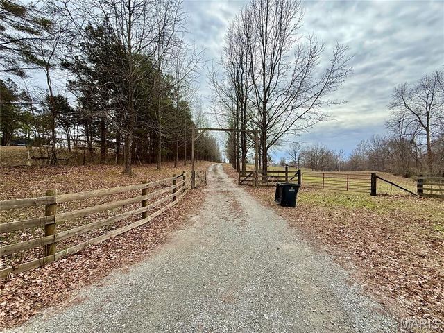 21924 Trogden Rd, Farmington, MO 63640