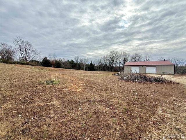 21924 Trogden Rd, Farmington, MO 63640