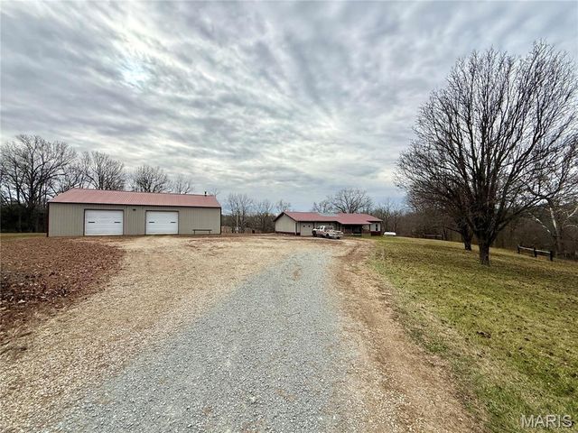 21924 Trogden Rd, Farmington, MO 63640