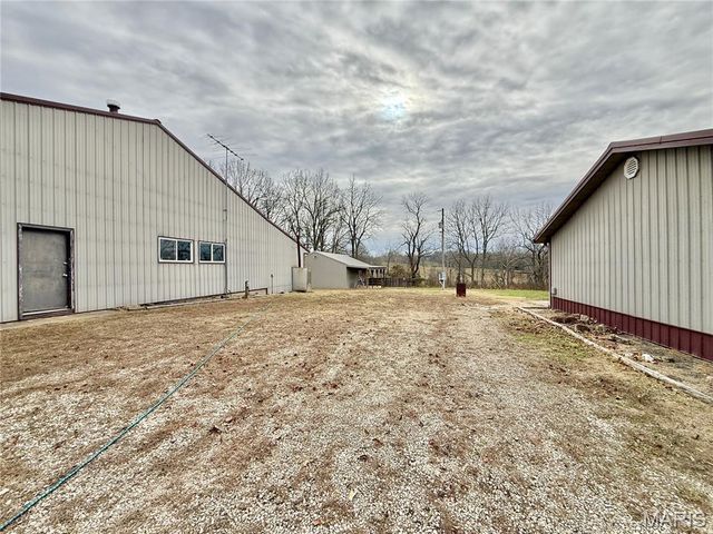 21924 Trogden Rd, Farmington, MO 63640