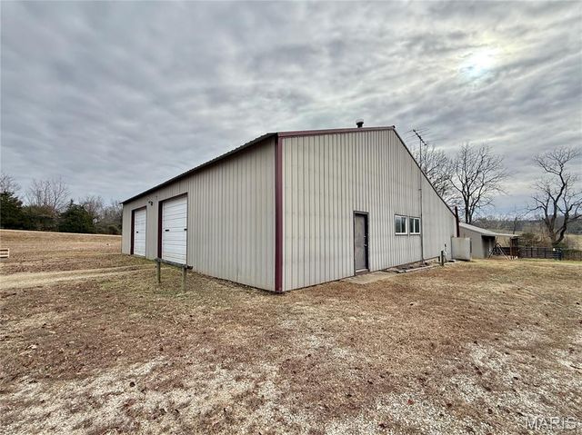 21924 Trogden Rd, Farmington, MO 63640