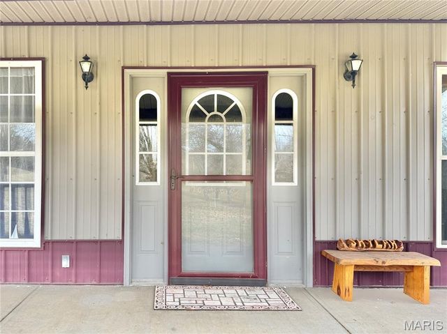 21924 Trogden Rd, Farmington, MO 63640