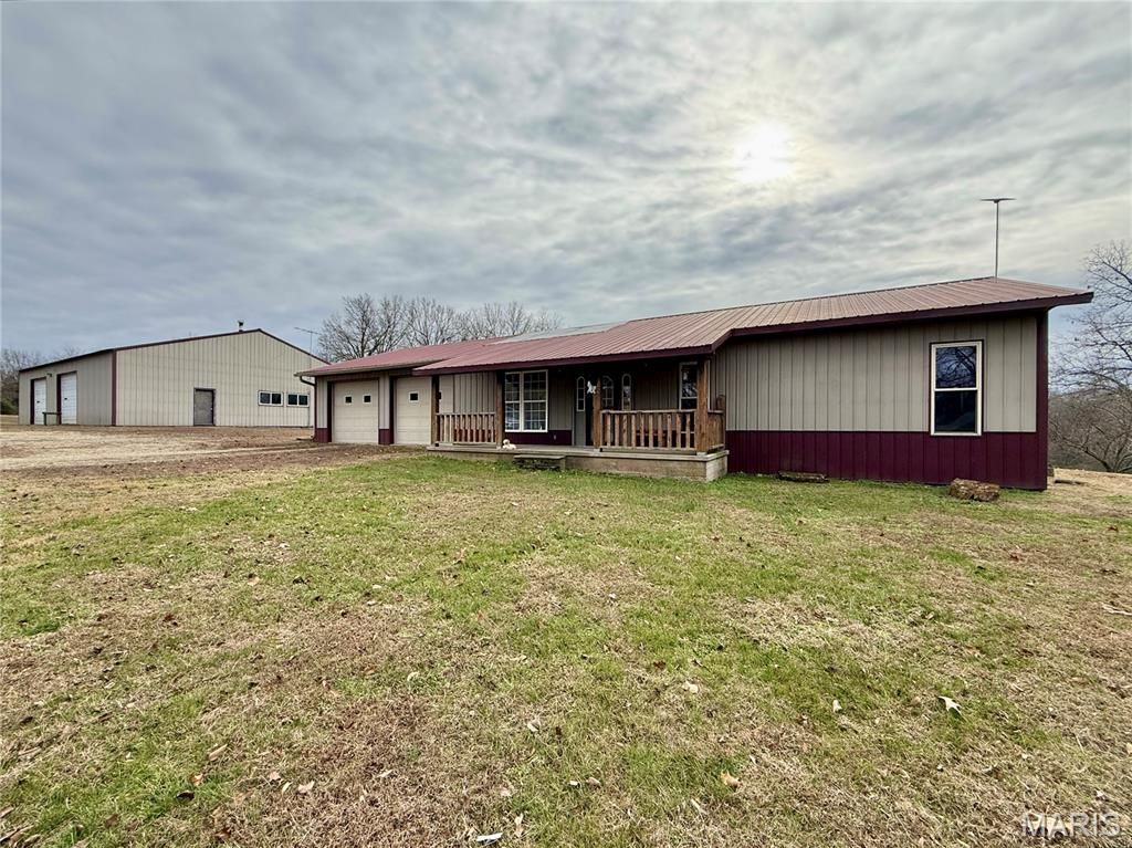 21924 Trogden Rd, Farmington, MO 63640