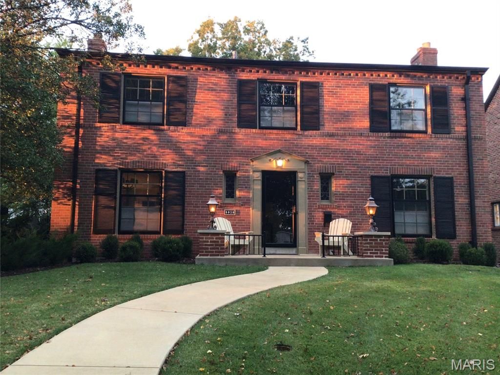 8039 Crescent Drive, Clayton, MO 63105