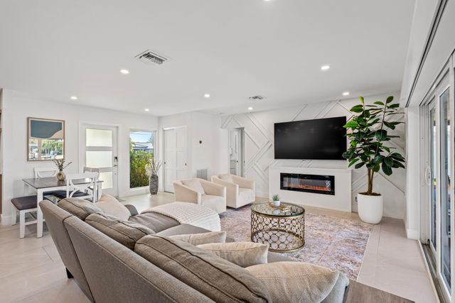 331 SE 6th Avenue, Pompano Beach, FL 33060