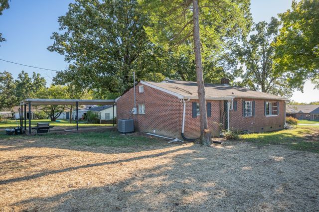 101 Sunset Rd, Dickson, TN 37055