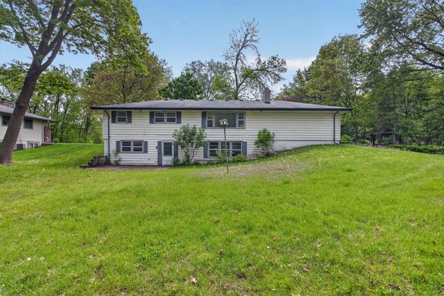 3724 Huntingdon Drive, Minnetonka, MN 55305
