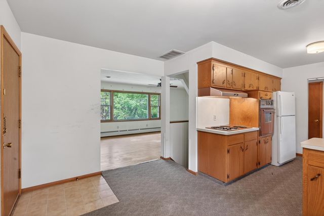 3724 Huntingdon Drive, Minnetonka, MN 55305
