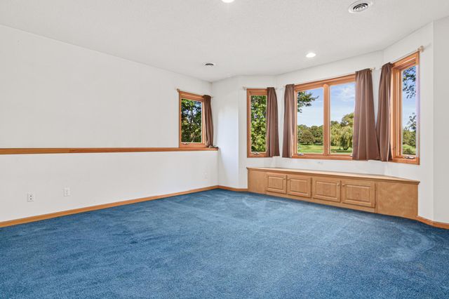 527 138th Lane NE, Ham Lake, MN 55304