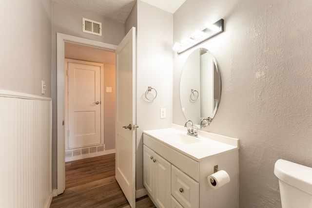 8903 Cordova Avenue NE, Albuquerque, NM 87112
