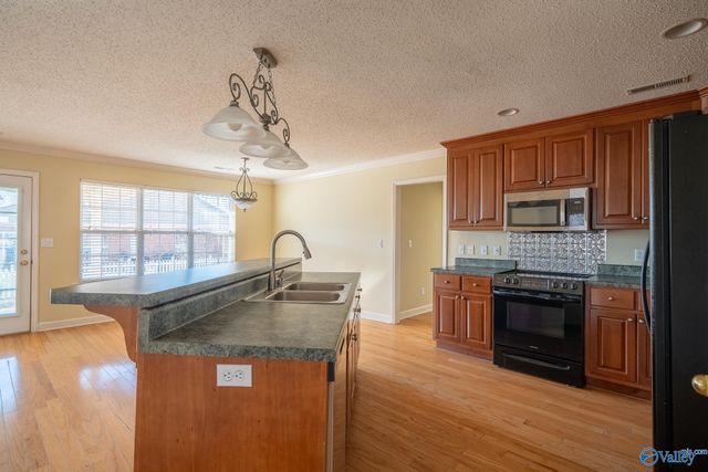 5002 Blakemore Drive, Owens Cross Roads, AL 35763