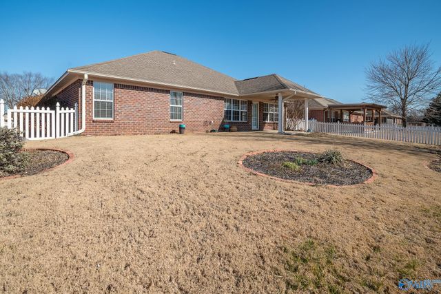 5002 Blakemore Drive, Owens Cross Roads, AL 35763