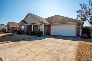 5002 Blakemore Drive, Owens Cross Roads, AL 35763