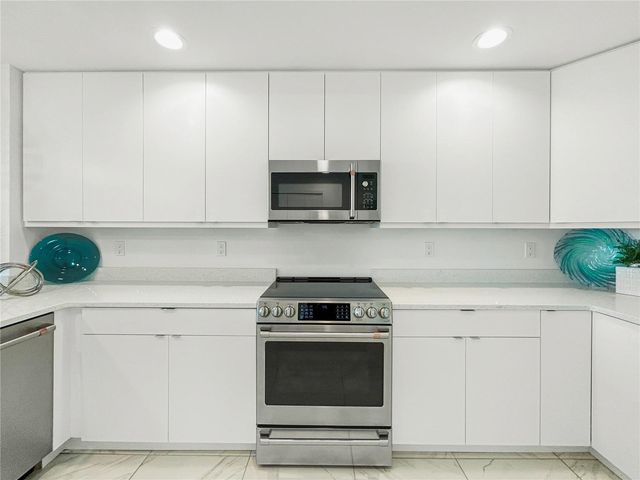 125 ISLAND WAY 502, Clearwater Beach, FL 33767