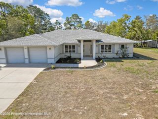 7250 Madrid Road, Weeki Wachee, FL 34613