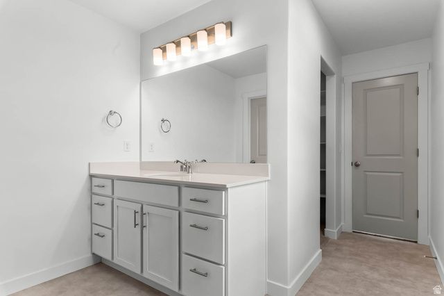 8204 W SENTINAL PEAK DR, Magna, UT 84044