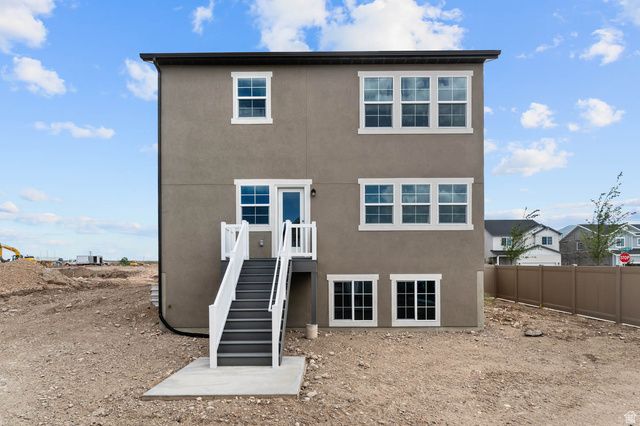 8204 W SENTINAL PEAK DR, Magna, UT 84044