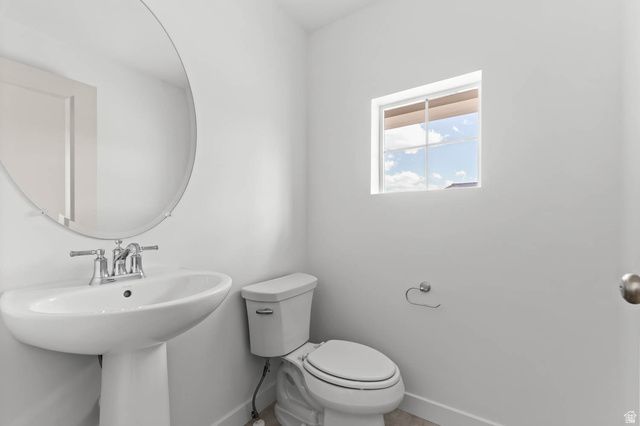 8204 W SENTINAL PEAK DR, Magna, UT 84044