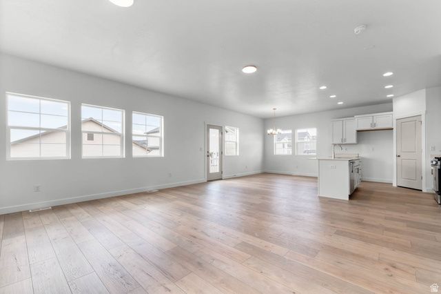 8204 W SENTINAL PEAK DR, Magna, UT 84044