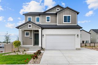 8204 W SENTINAL PEAK DR, Magna, UT 84044