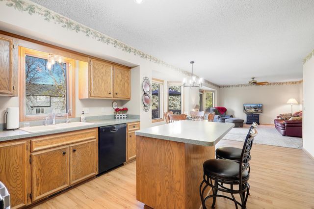 2824 91st Crescent N, Brooklyn Park, MN 55443