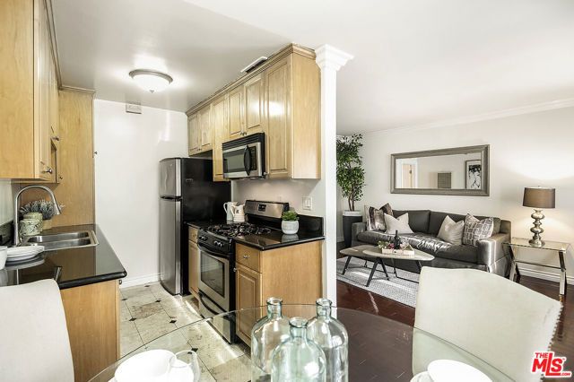 2241 Virginia Avenue 8, Santa Monica, CA 90404