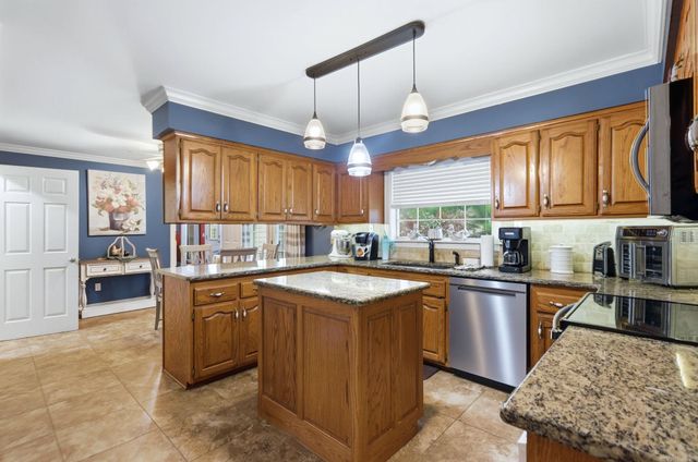 305 Brandon Dr, Beebe, AR 72012