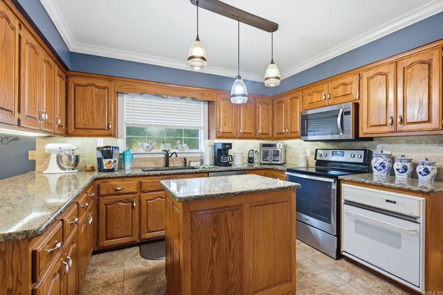 305 Brandon Dr, Beebe, AR 72012