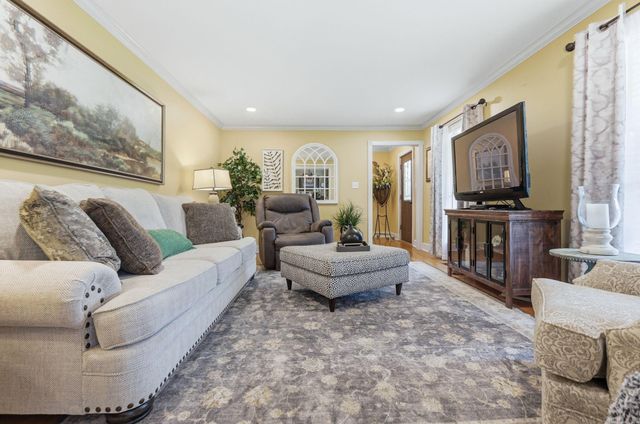 305 Brandon Dr, Beebe, AR 72012