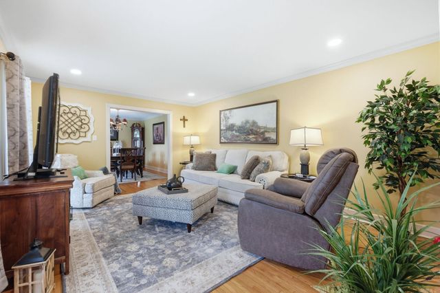 305 Brandon Dr, Beebe, AR 72012