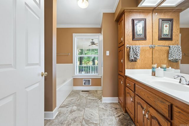 305 Brandon Dr, Beebe, AR 72012