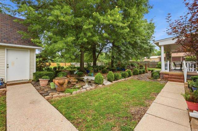 305 Brandon Dr, Beebe, AR 72012