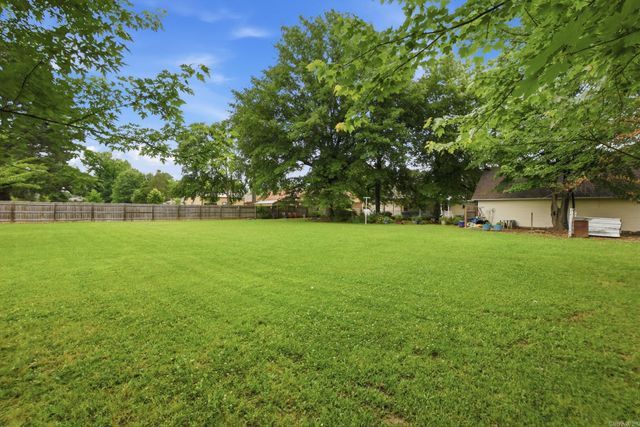 305 Brandon Dr, Beebe, AR 72012
