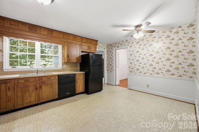 8801 Holiday Drive, Charlotte, NC 28215