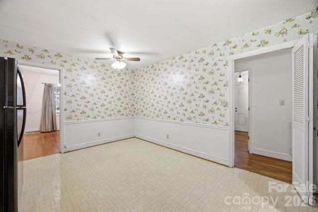 8801 Holiday Drive, Charlotte, NC 28215