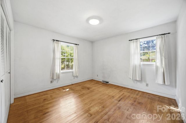 8801 Holiday Drive, Charlotte, NC 28215