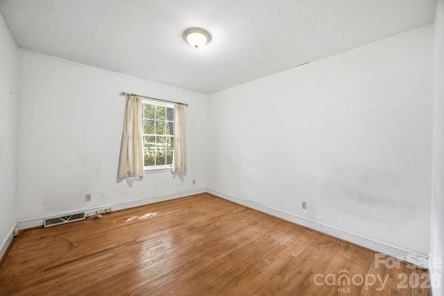 8801 Holiday Drive, Charlotte, NC 28215