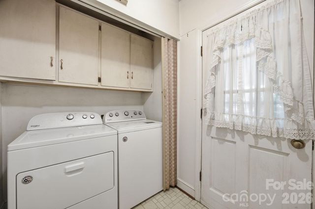 8801 Holiday Drive, Charlotte, NC 28215