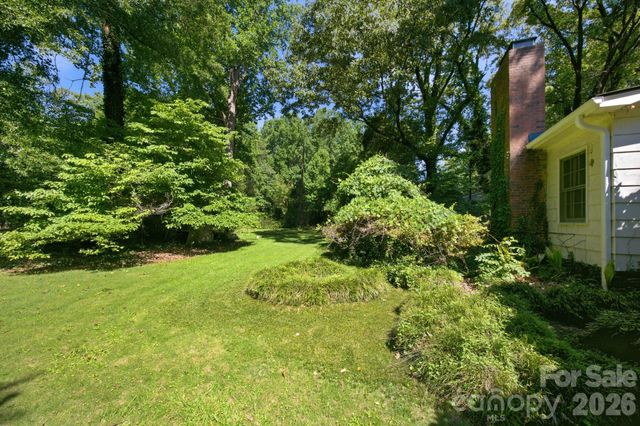 8801 Holiday Drive, Charlotte, NC 28215