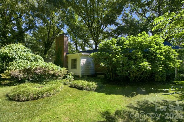 8801 Holiday Drive, Charlotte, NC 28215