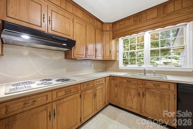 8801 Holiday Drive, Charlotte, NC 28215