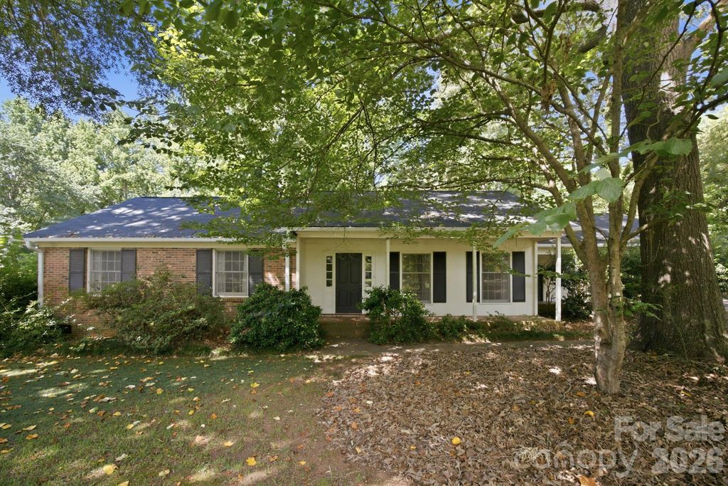 8801 Holiday Drive, Charlotte, NC 28215