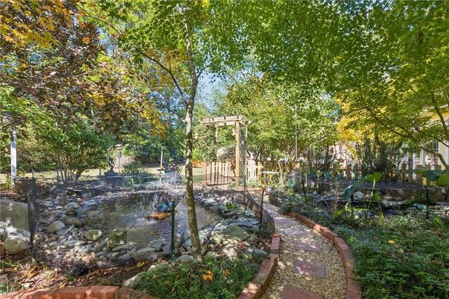 105 Sherwood DR, Williamsburg, VA 23185